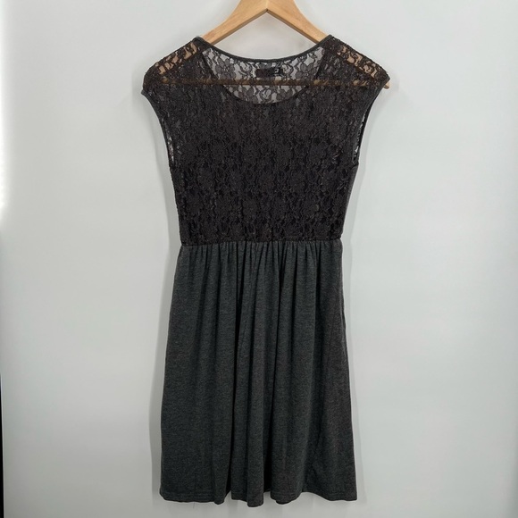 Romy Grey Lace Shoulders Dress Ladies Small - Picture 2 of 5